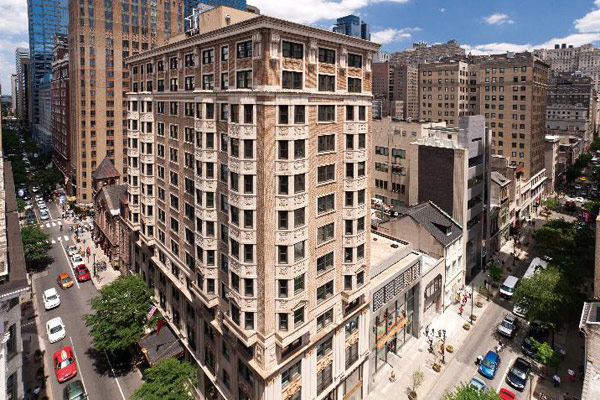 Latham Hotel